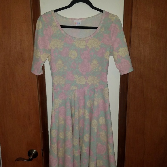 Floral M/S Nicole ROSES! - Picture 5 of 5